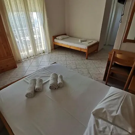 Helios Apartment *