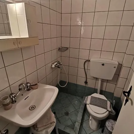 Helios Apartment *