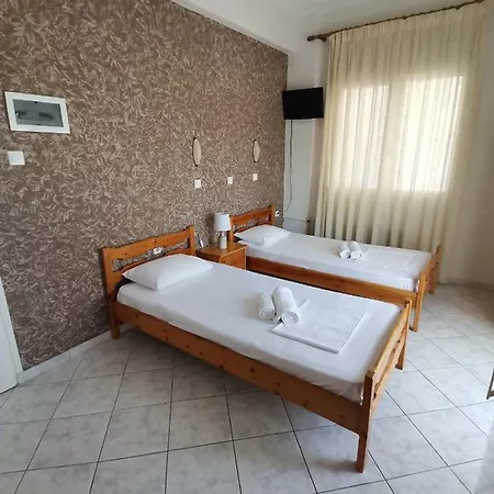 Helios Apartment *