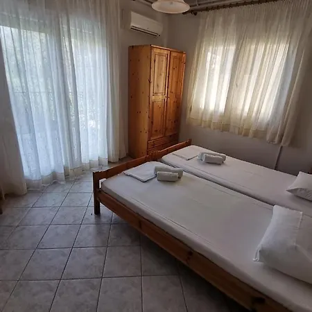 Helios Apartment *
